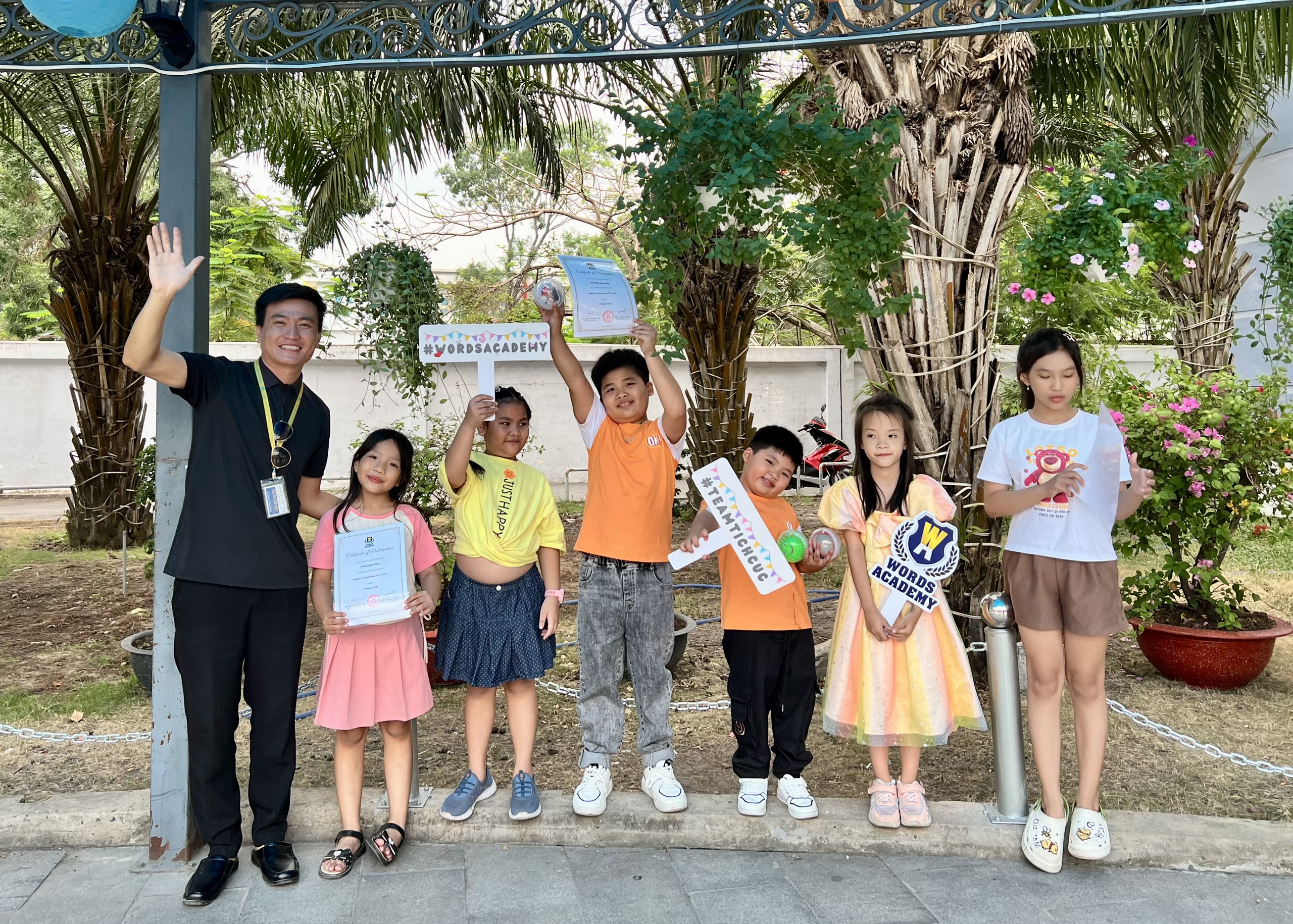 học viện ngôn từ