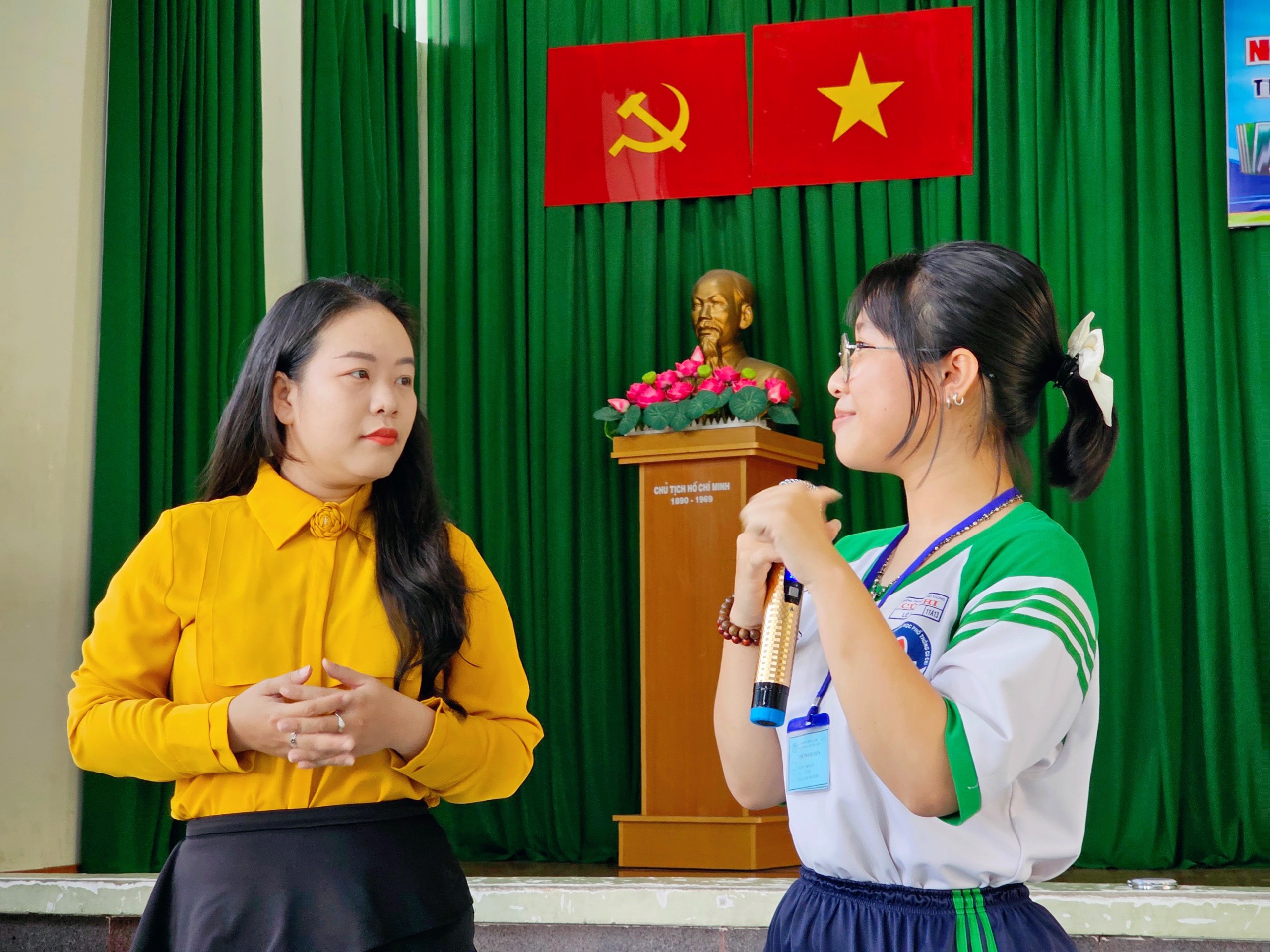 học viện ngôn từ