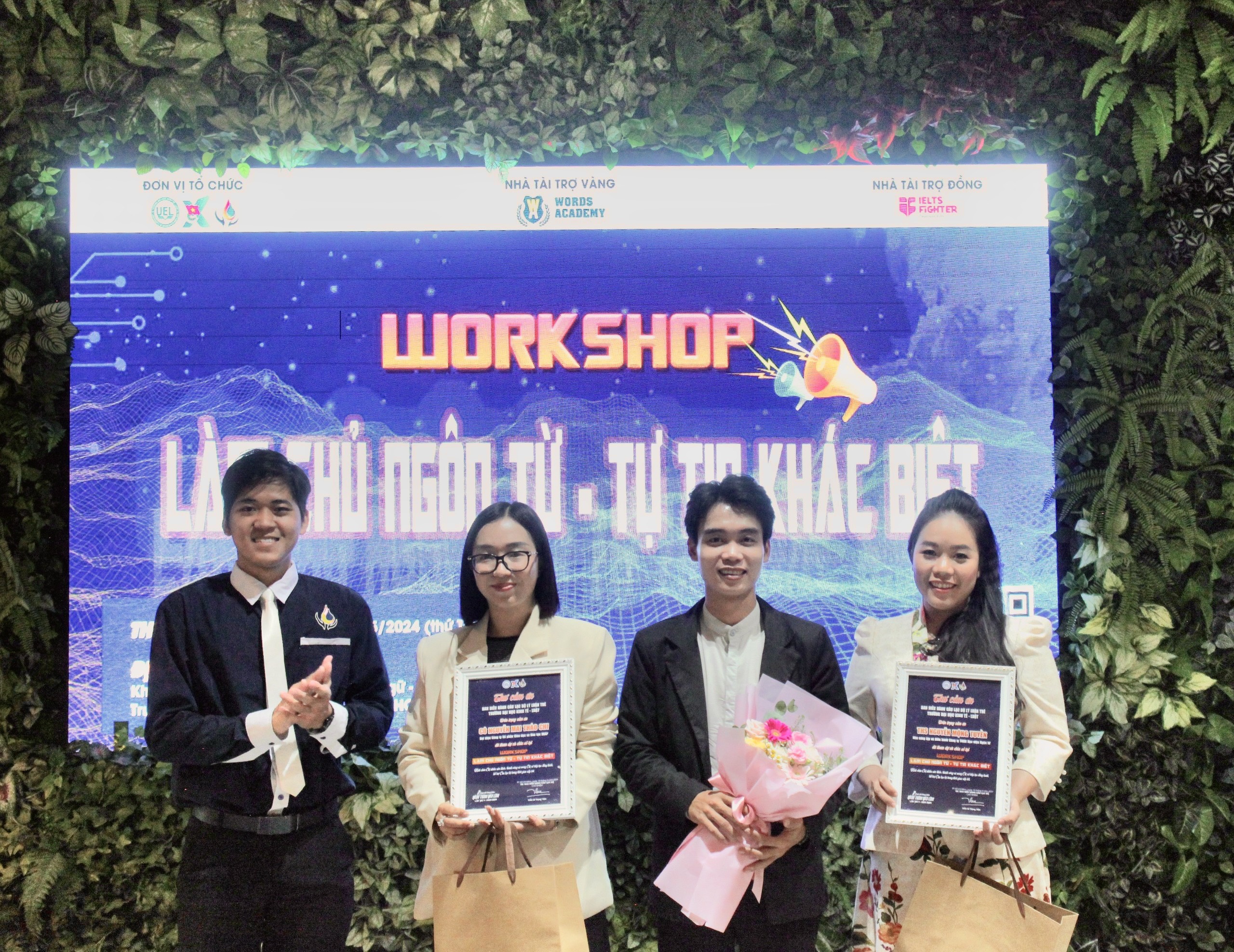 học viện ngôn từ